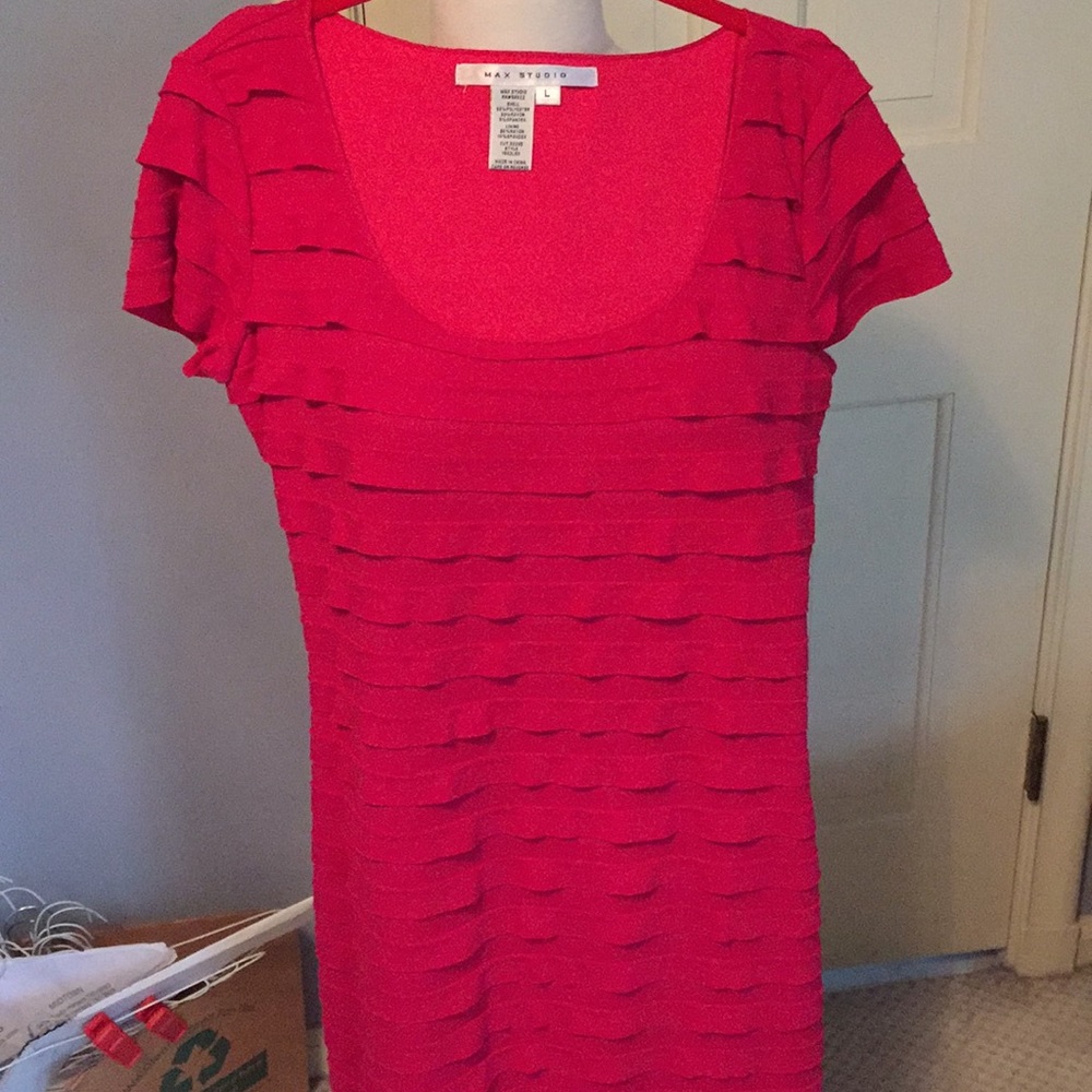 Max Studio bright pink scoop neck bodycon dress - Picture 5 of 8